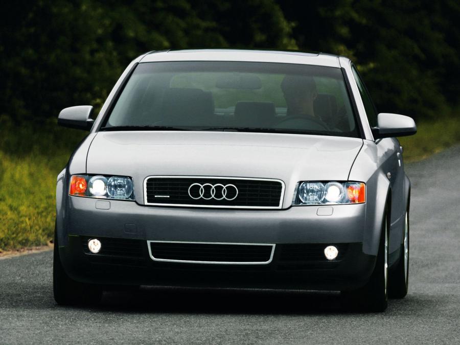  Audi A4 Sedan (B6,8E) 2000 года  (NA) (фото 8 из 14)